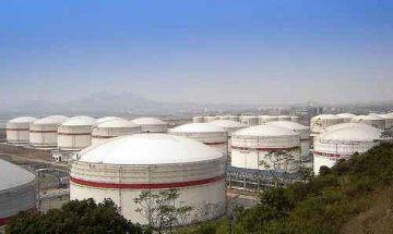 Two Aspects to prolong the service life of oil storage tank